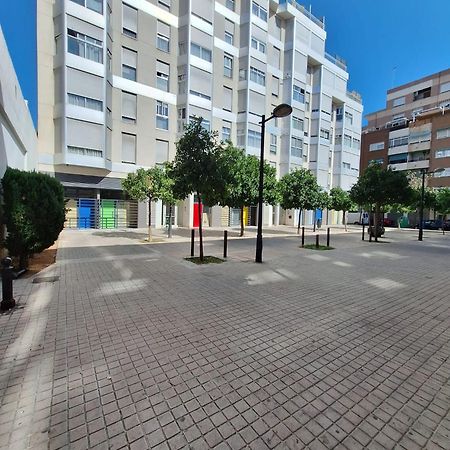 Imperial Apartamentos Puerto Валенсия Экстерьер фото